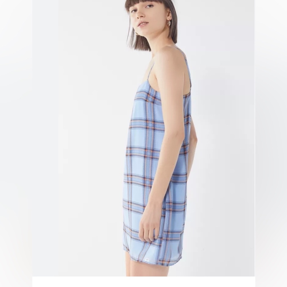 New! Urban Outfitters Guess Shift Dress - Picture 2 of 10